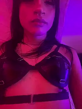 Snapshot of moonlyvelvet chatting on 02.16.26 moonlyvelvet online show from 02.16.26