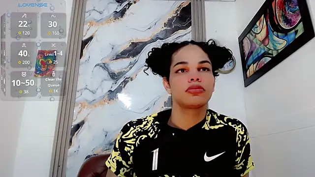 Snapshot of Zonce_shimer chatting on 04.22.26 Zonce shimer online show from 04.22.26