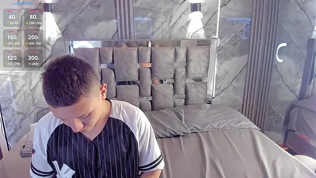 Snapshot of Manson_and_Zoe chatting on 02.09.26 Manson and Zoe online show from 02.09.26