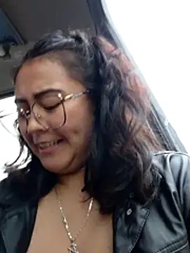 Snapshot of Mari-98 chatting on 02.05.26 Mari-98 online show from 02.05.26