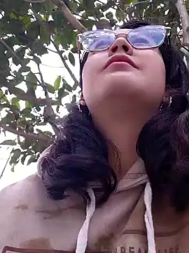 Snapshot of Mari-98 chatting on 02.22.26 Mari-98 online show from 02.22.26