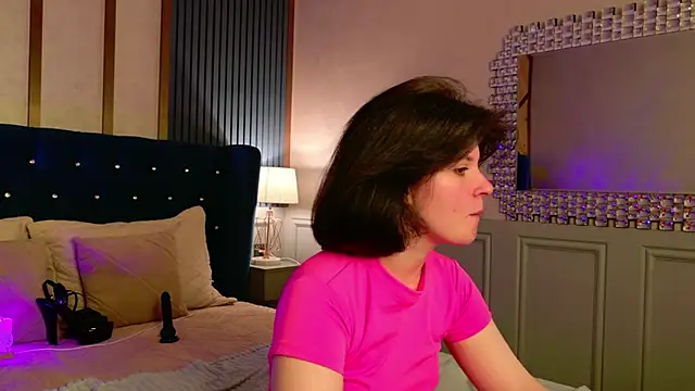 Milana Bold online show from 04.21.26