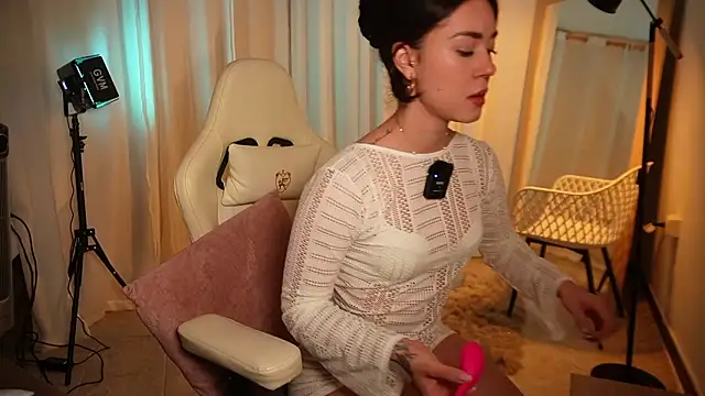 Snapshot of Madisonlara1 chatting on 02.06.26 Madisonlara1 online show from 02.06.26