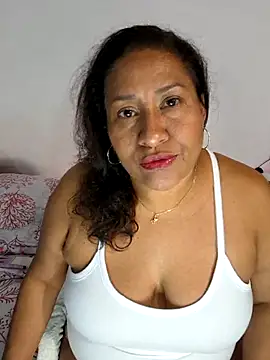 Snapshot of Nyomi_browm chatting on 05.13.26 Nyomi browm online show from 05.13.26
