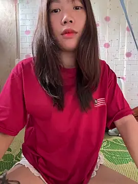 Snapshot of DoliceGirl2k chatting on 06.27.26 DoliceGirl2k online show from 06.27.26