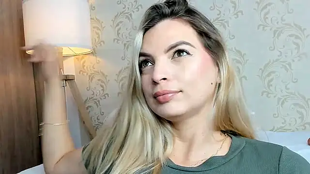 Snapshot of mahia_montenegro chatting on 05.22.26 mahia montenegro online show from 05.22.26