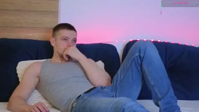 Snapshot of JulianTurner chatting on 02.14.26 JulianTurner online show from 02.14.26