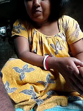 Snapshot of Puja_9999 chatting on 02.05.26 Puja 9999 online show from 02.05.26
