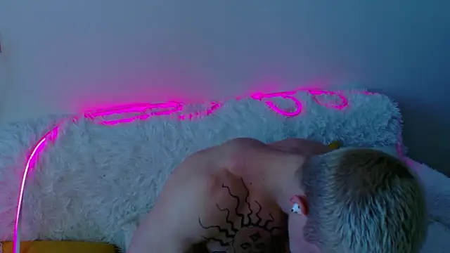 Snapshot of SterlingNoir chatting on 02.07.26 SterlingNoir online show from 02.07.26