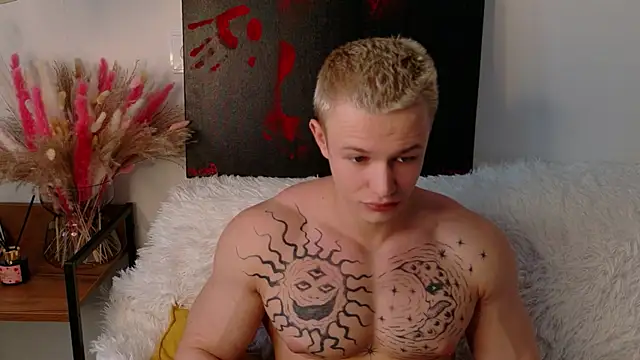 Snapshot of SterlingNoir chatting on 02.12.26 SterlingNoir online show from 02.12.26