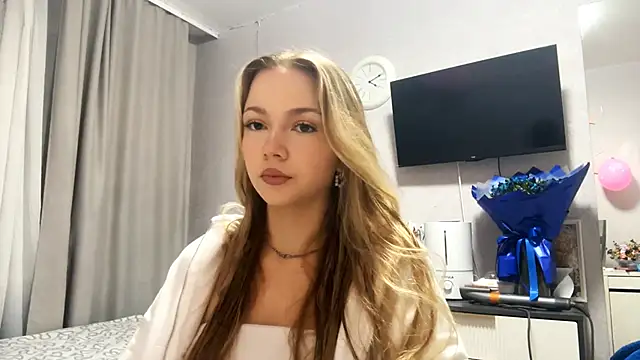 MilaSliger online show from 02.23.26