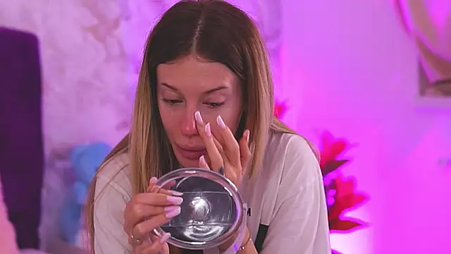 Snapshot of EllinaNuria chatting on 02.21.26 EllinaNuria online show from 02.21.26