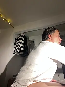 Snapshot of SimonMasseel chatting on 02.17.26 SimonMasseel online show from 02.17.26