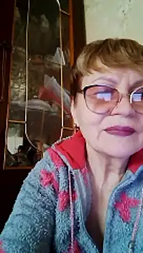 Snapshot of SophieBurns chatting on 04.13.26 SophieBurns online show from 04.13.26