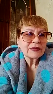 Snapshot of SophieBurns chatting on 04.14.26 SophieBurns online show from 04.14.26
