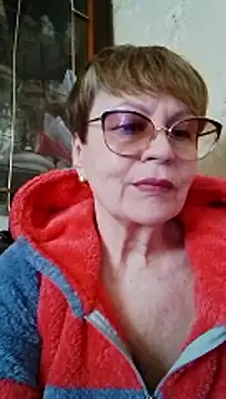 Snapshot of SophieBurns chatting on 04.15.26 SophieBurns online show from 04.15.26
