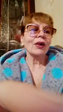 Snapshot of SophieBurns chatting on 04.19.26 SophieBurns online show from 04.19.26