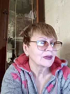 Snapshot of SophieBurns chatting on 04.26.26 SophieBurns online show from 04.26.26