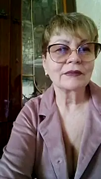 Snapshot of SophieBurns chatting on 05.23.26 SophieBurns online show from 05.23.26