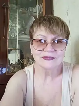 Snapshot of SophieBurns chatting on 05.27.26 SophieBurns online show from 05.27.26