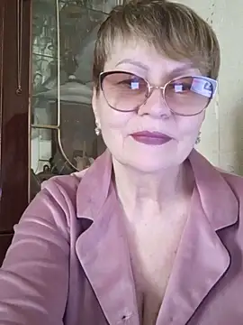 Snapshot of SophieBurns chatting on 05.28.26 SophieBurns online show from 05.28.26