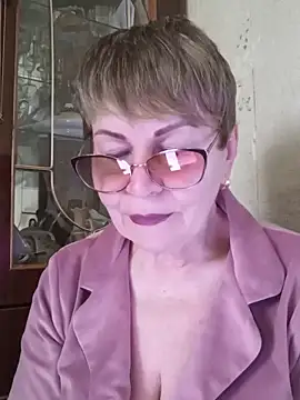 Snapshot of SophieBurns chatting on 05.29.26 SophieBurns online show from 05.29.26