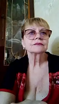 Snapshot of SophieBurns chatting on 06.14.26 SophieBurns online show from 06.14.26