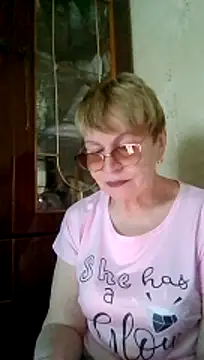 Snapshot of SophieBurns chatting on 06.20.26 SophieBurns online show from 06.20.26