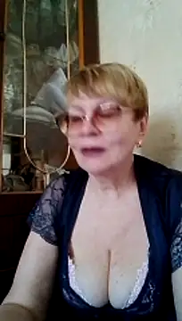 Snapshot of SophieBurns chatting on 06.29.26 SophieBurns online show from 06.29.26