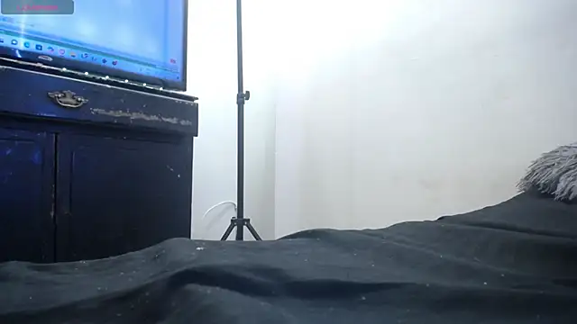 Snapshot of Naomy_Reiden chatting on 05.19.26 Naomy Reiden online show from 05.19.26