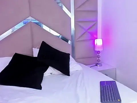 Katia  Hott online show from 04.16.26