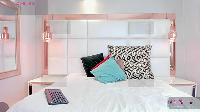 Sebastian Collins  online show from 03.02.26