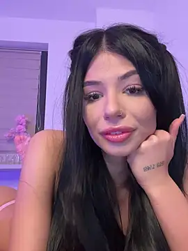 Snapshot of VivienDiamond chatting on 02.13.26 VivienDiamond online show from 02.13.26