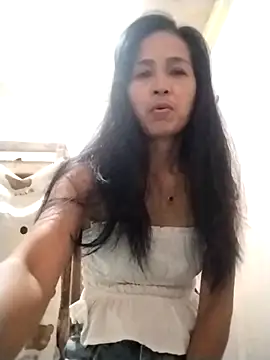 Snapshot of sweet_maxine44 chatting on 04.25.26 sweet maxine44 online show from 04.25.26