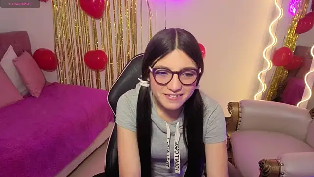 MAHYRA TAY online show from 02.19.26