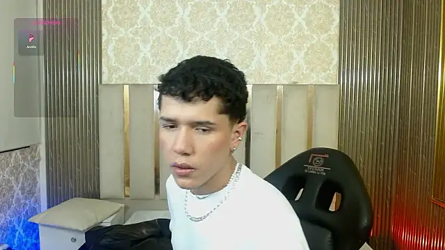 Snapshot of estefan_tay chatting on 02.27.26 estefan tay online show from 02.27.26