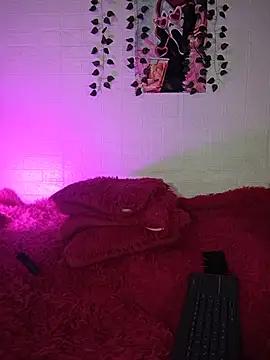 Snapshot of Keyla-moon chatting on 06.19.26 Keyla-moon online show from 06.19.26