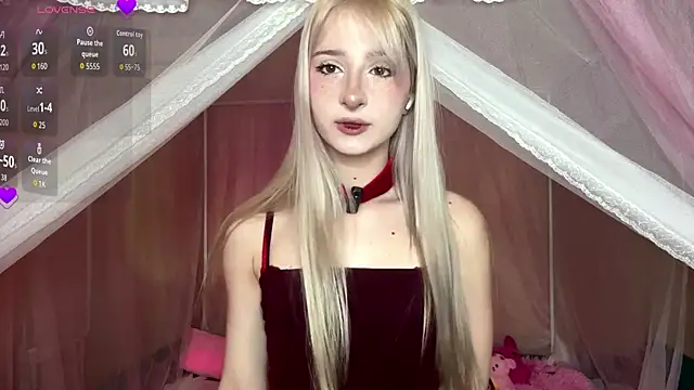 Snapshot of EvaQT chatting on 02.21.26 EvaQT online show from 02.21.26