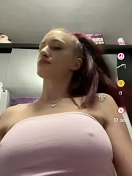 Snapshot of Roxyfoxyyy chatting on 07.09.26 Roxyfoxyyy online show from 07.09.26