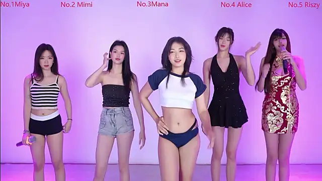 Snapshot of Velvet-girl chatting on 02.15.26 Velvet-girl online show from 02.15.26