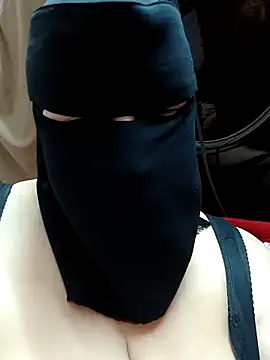 Snapshot of Warda_Egy chatting on 04.04.26 Warda Egy online show from 04.04.26