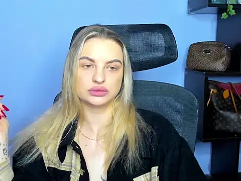 Snapshot of BlankaXCute chatting on 02.18.26 BlankaXCute online show from 02.18.26