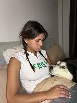 Snapshot of RachelWeisz_ chatting on 02.17.26 RachelWeisz online show from 02.17.26