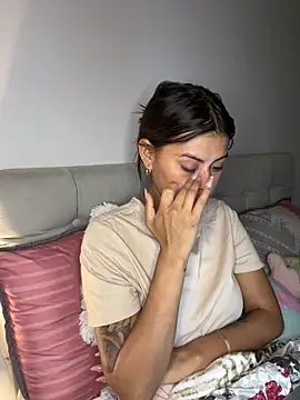 RachelWeisz  online show from 04.13.26