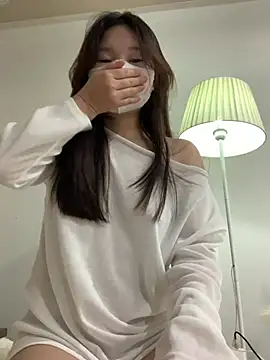 Snapshot of Rin-yiyi chatting on 02.19.26 Rin-yiyi online show from 02.19.26