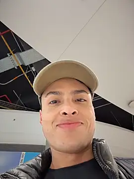 Snapshot of Eros_lee chatting on 02.25.26 Eros lee online show from 02.25.26