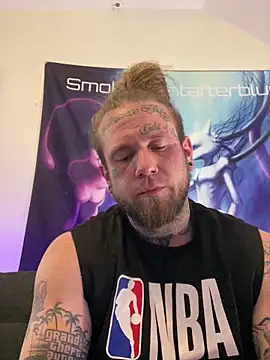 Snapshot of Smokebluntafterblunt chatting on 04.28.26 Smokebluntafterblunt online show from 04.28.26