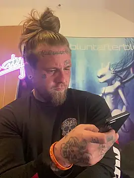 Snapshot of Smokebluntafterblunt chatting on 05.22.26 Smokebluntafterblunt online show from 05.22.26