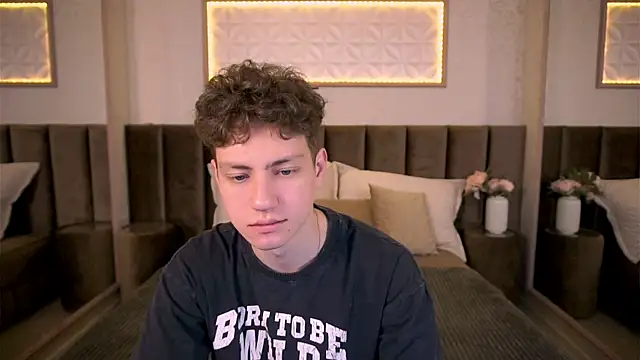 Snapshot of StefanBev chatting on 02.13.26 StefanBev online show from 02.13.26