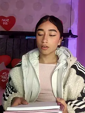 Snapshot of alahia_pink chatting on 02.21.26 alahia pink online show from 02.21.26